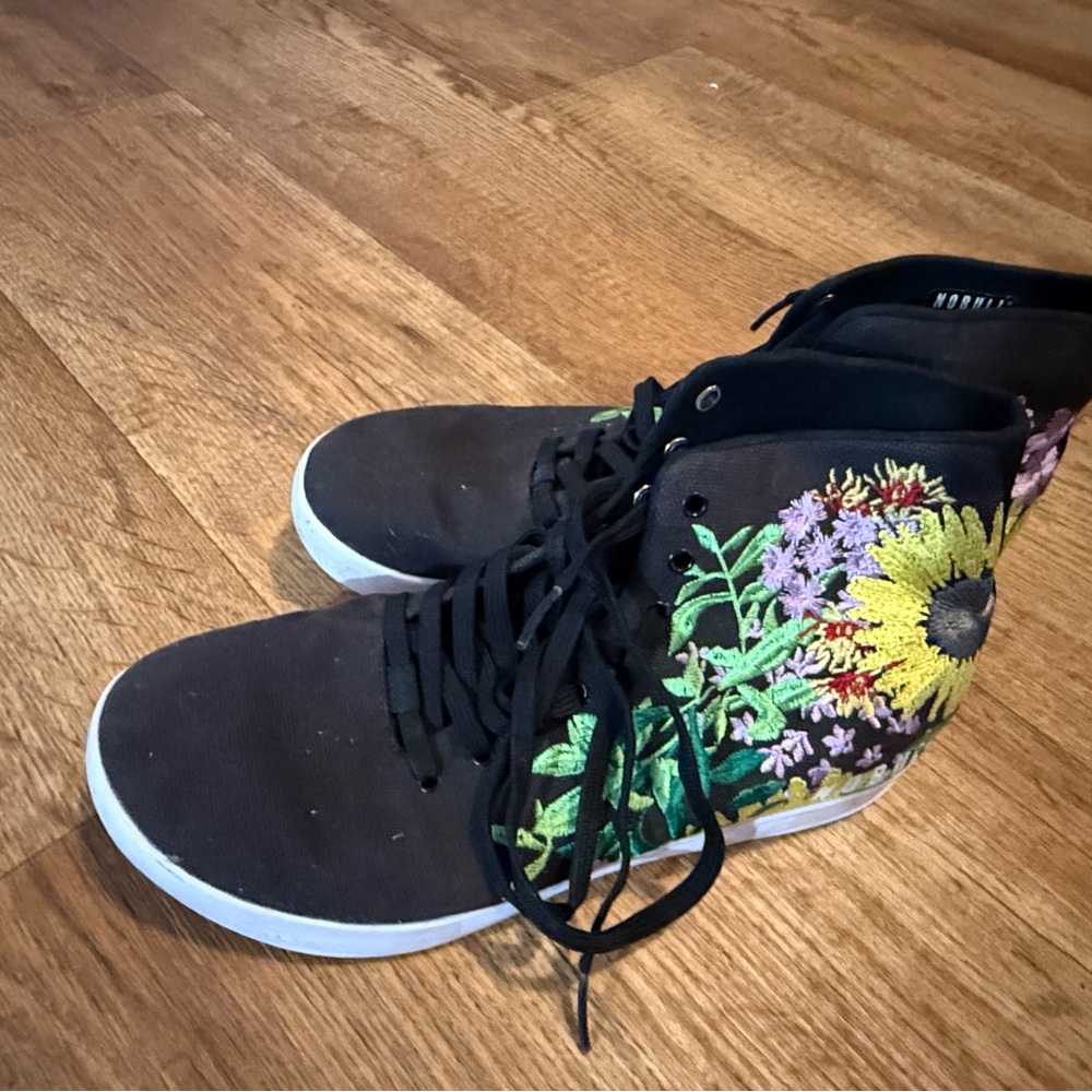 NOBULL Black High-Top Sneakers with Floral Embroidery 10.5